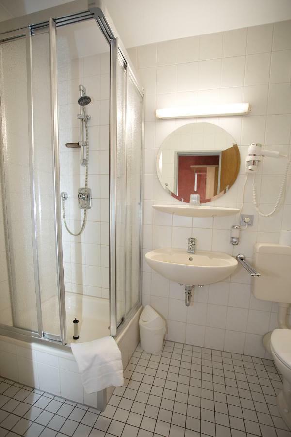 Hotel Restaurant Conni Wolfsburg Eksteriør billede